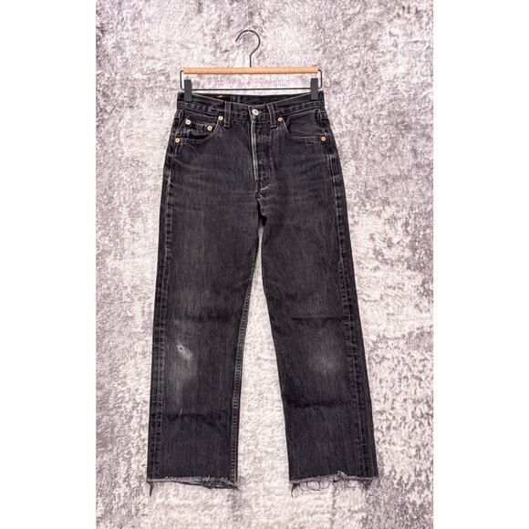 Vintage Levis Jeans 26 In Womens 501 High Rise Raw Hem Black Denim - Picture 1 of 8